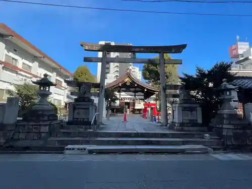 三輪神社の鳥居