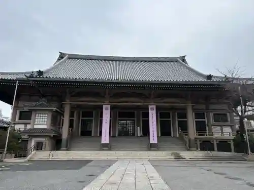 東本願寺の{uncategorized: "未分類", other: "その他", undefined: "問題あり", building: "その他建物", grave: "お墓", sacred_gate: "鳥居", guardian: "狛犬", statue: "像", buddha: "仏像", history: "歴史", nature: "自然", garden: "庭園", animal: "動物", pagoda: "塔", temizu: "手水舎", mountain_gate: "山門・神門", sanctuary: "本殿・本堂", subordinate: "末社・摂社", art: "芸術", scenery: "景色", jizo: "地蔵", ema: "絵馬", goshuin: "御朱印", omikuji: "おみくじ", items: "授与品その他", amulet: "お守り", goshuincho: "御朱印帳", eats: "食事", festival: "お祭り", votive_dance: "神楽", shichigosan: "七五三参", wedding: "結婚式", experience: "体験その他", initially: "初詣", around: "周辺", anti_infection: "感染症対策"}