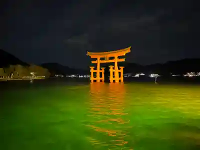 厳島神社の鳥居