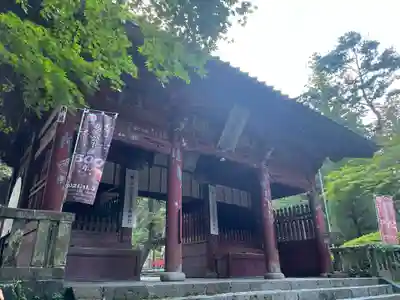 北口本宮冨士浅間神社の山門・神門