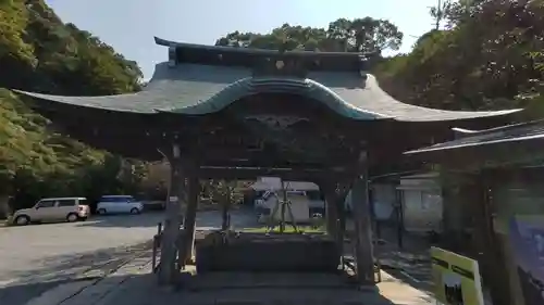 高良大社の手水舎