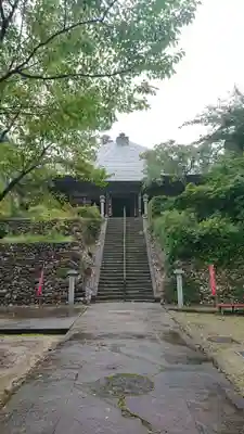 目の霊山　油山寺の本殿・本堂