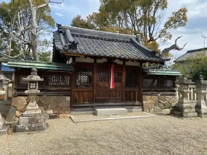 八阪神社の{uncategorized: "未分類", other: "その他", undefined: "問題あり", building: "その他建物", grave: "お墓", sacred_gate: "鳥居", guardian: "狛犬", statue: "像", buddha: "仏像", history: "歴史", nature: "自然", garden: "庭園", animal: "動物", pagoda: "塔", temizu: "手水舎", mountain_gate: "山門・神門", sanctuary: "本殿・本堂", subordinate: "末社・摂社", art: "芸術", scenery: "景色", jizo: "地蔵", ema: "絵馬", goshuin: "御朱印", omikuji: "おみくじ", items: "授与品その他", amulet: "お守り", goshuincho: "御朱印帳", eats: "食事", festival: "お祭り", votive_dance: "神楽", shichigosan: "七五三参", wedding: "結婚式", experience: "体験その他", initially: "初詣", around: "周辺", anti_infection: "感染症対策"}