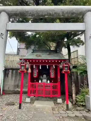 馬場子育稲荷神社の{uncategorized: "未分類", other: "その他", undefined: "問題あり", building: "その他建物", grave: "お墓", sacred_gate: "鳥居", guardian: "狛犬", statue: "像", buddha: "仏像", history: "歴史", nature: "自然", garden: "庭園", animal: "動物", pagoda: "塔", temizu: "手水舎", mountain_gate: "山門・神門", sanctuary: "本殿・本堂", subordinate: "末社・摂社", art: "芸術", scenery: "景色", jizo: "地蔵", ema: "絵馬", goshuin: "御朱印", omikuji: "おみくじ", items: "授与品その他", amulet: "お守り", goshuincho: "御朱印帳", eats: "食事", festival: "お祭り", votive_dance: "神楽", shichigosan: "七五三参", wedding: "結婚式", experience: "体験その他", initially: "初詣", around: "周辺", anti_infection: "感染症対策"}