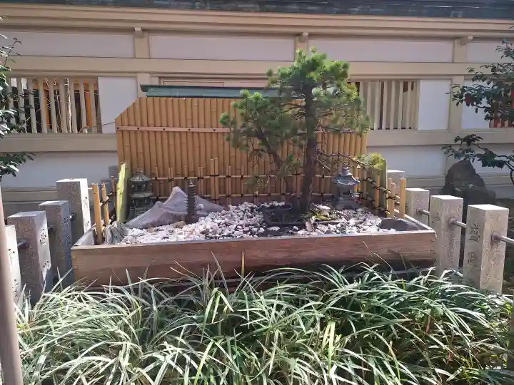 露天神社(お初天神)の{uncategorized: "未分類", other: "その他", undefined: "問題あり", building: "その他建物", grave: "お墓", sacred_gate: "鳥居", guardian: "狛犬", statue: "像", buddha: "仏像", history: "歴史", nature: "自然", garden: "庭園", animal: "動物", pagoda: "塔", temizu: "手水舎", mountain_gate: "山門・神門", sanctuary: "本殿・本堂", subordinate: "末社・摂社", art: "芸術", scenery: "景色", jizo: "地蔵", ema: "絵馬", goshuin: "御朱印", omikuji: "おみくじ", items: "授与品その他", amulet: "お守り", goshuincho: "御朱印帳", eats: "食事", festival: "お祭り", votive_dance: "神楽", shichigosan: "七五三参", wedding: "結婚式", experience: "体験その他", initially: "初詣", around: "周辺", anti_infection: "感染症対策"}