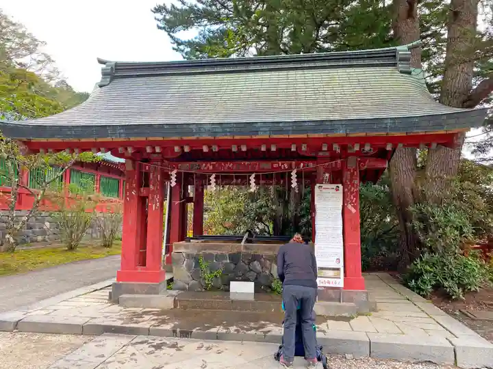 日光二荒山神社中宮祠の手水舎