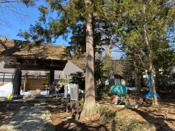 恵日寺の山門