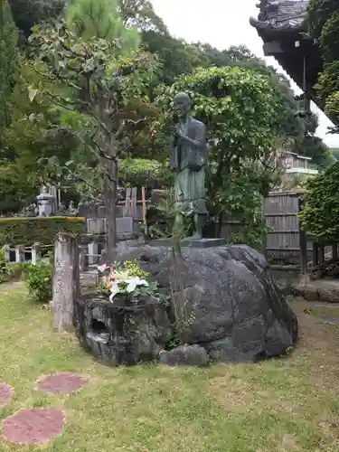 青蓮寺の像