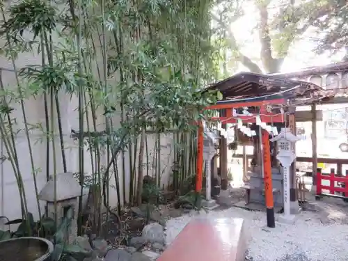 若一神社の末社