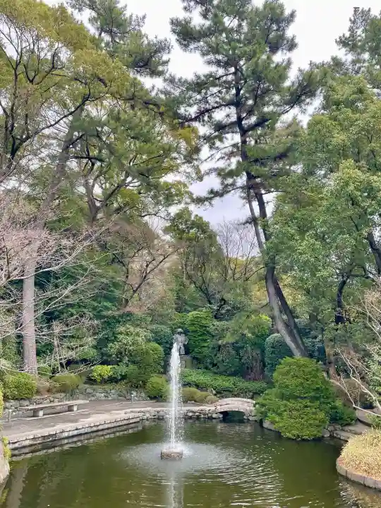寒川神社の{uncategorized: "未分類", other: "その他", undefined: "問題あり", building: "その他建物", grave: "お墓", sacred_gate: "鳥居", guardian: "狛犬", statue: "像", buddha: "仏像", history: "歴史", nature: "自然", garden: "庭園", animal: "動物", pagoda: "塔", temizu: "手水舎", mountain_gate: "山門・神門", sanctuary: "本殿・本堂", subordinate: "末社・摂社", art: "芸術", scenery: "景色", jizo: "地蔵", ema: "絵馬", goshuin: "御朱印", omikuji: "おみくじ", items: "授与品その他", amulet: "お守り", goshuincho: "御朱印帳", eats: "食事", festival: "お祭り", votive_dance: "神楽", shichigosan: "七五三参", wedding: "結婚式", experience: "体験その他", initially: "初詣", around: "周辺", anti_infection: "感染症対策"}
