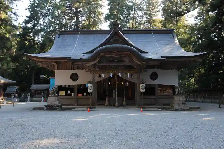 伊和神社の本殿・本堂