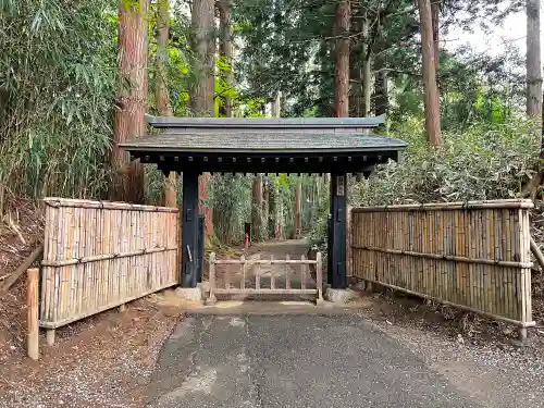 中尊寺の山門