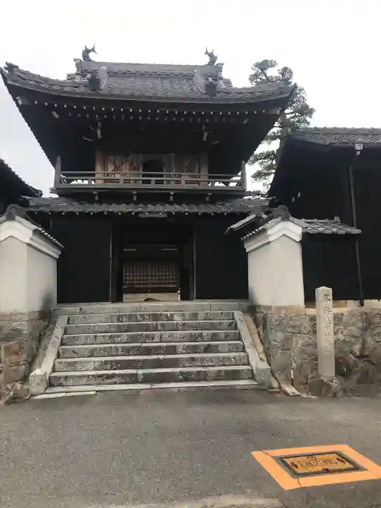 普門寺の山門・神門