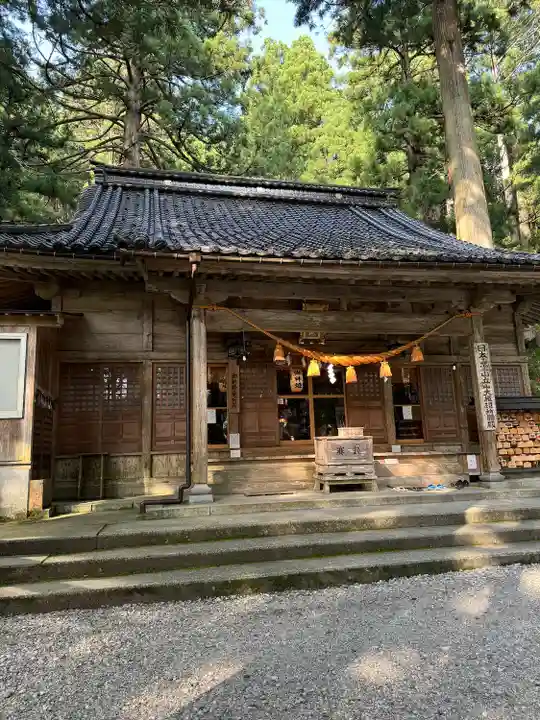 雄山神社中宮祈願殿(富山県)