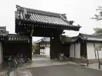 光照院門跡の山門・神門