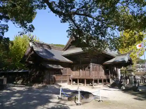 與止日女神社の本殿