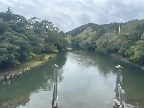 伊勢神宮内宮（皇大神宮）の{uncategorized: "未分類", other: "その他", undefined: "問題あり", building: "その他建物", grave: "お墓", sacred_gate: "鳥居", guardian: "狛犬", statue: "像", buddha: "仏像", history: "歴史", nature: "自然", garden: "庭園", animal: "動物", pagoda: "塔", temizu: "手水舎", mountain_gate: "山門・神門", sanctuary: "本殿・本堂", subordinate: "末社・摂社", art: "芸術", scenery: "景色", jizo: "地蔵", ema: "絵馬", goshuin: "御朱印", omikuji: "おみくじ", items: "授与品その他", amulet: "お守り", goshuincho: "御朱印帳", eats: "食事", festival: "お祭り", votive_dance: "神楽", shichigosan: "七五三参", wedding: "結婚式", experience: "体験その他", initially: "初詣", around: "周辺", anti_infection: "感染症対策"}