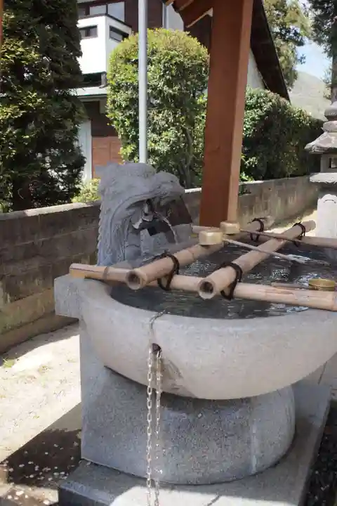 石和八幡宮(官知物部神社)の手水舎