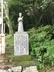 多鳩神社の像