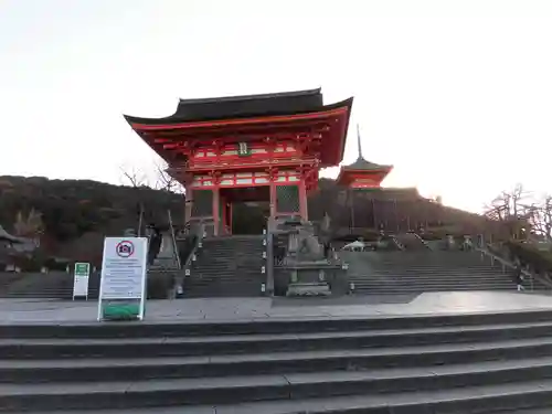 清水寺の山門