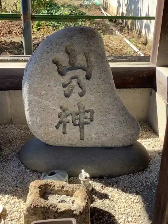 山の神社の本殿・本堂