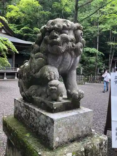 宝登山神社の狛犬