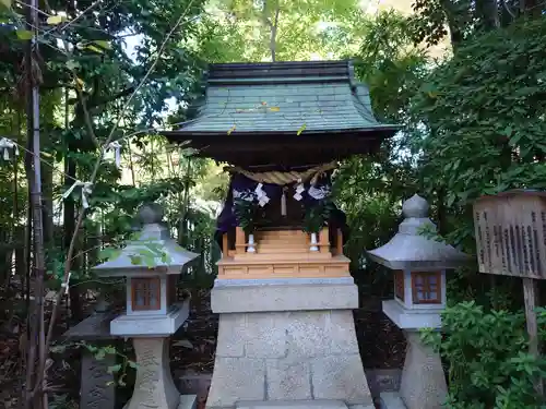 空鞘稲生神社の末社