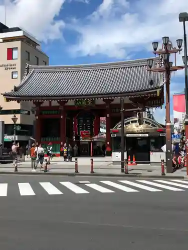 浅草寺の山門