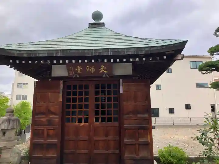 善福院の{uncategorized: "未分類", other: "その他", undefined: "問題あり", building: "その他建物", grave: "お墓", sacred_gate: "鳥居", guardian: "狛犬", statue: "像", buddha: "仏像", history: "歴史", nature: "自然", garden: "庭園", animal: "動物", pagoda: "塔", temizu: "手水舎", mountain_gate: "山門・神門", sanctuary: "本殿・本堂", subordinate: "末社・摂社", art: "芸術", scenery: "景色", jizo: "地蔵", ema: "絵馬", goshuin: "御朱印", omikuji: "おみくじ", items: "授与品その他", amulet: "お守り", goshuincho: "御朱印帳", eats: "食事", festival: "お祭り", votive_dance: "神楽", shichigosan: "七五三参", wedding: "結婚式", experience: "体験その他", initially: "初詣", around: "周辺", anti_infection: "感染症対策"}
