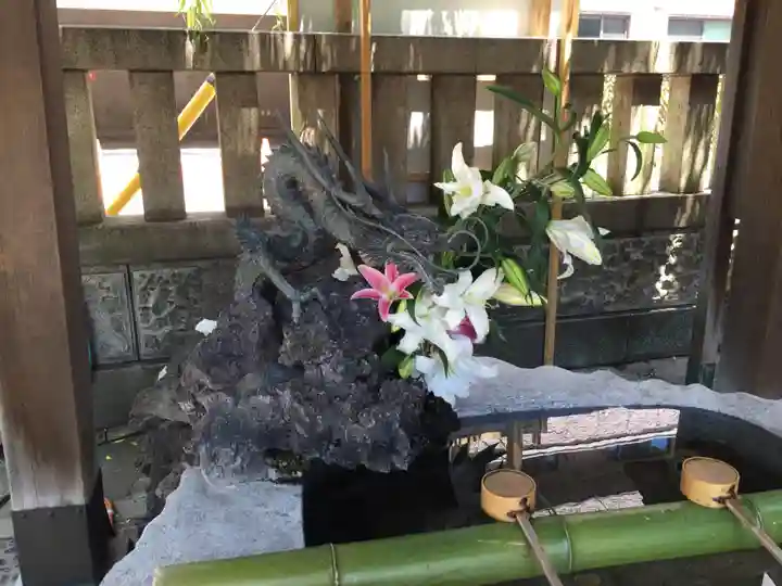 三島神社の手水舎