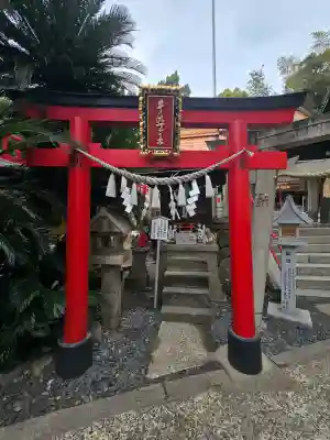 瓢箪山稲荷神社の{uncategorized: "未分類", other: "その他", undefined: "問題あり", building: "その他建物", grave: "お墓", sacred_gate: "鳥居", guardian: "狛犬", statue: "像", buddha: "仏像", history: "歴史", nature: "自然", garden: "庭園", animal: "動物", pagoda: "塔", temizu: "手水舎", mountain_gate: "山門・神門", sanctuary: "本殿・本堂", subordinate: "末社・摂社", art: "芸術", scenery: "景色", jizo: "地蔵", ema: "絵馬", goshuin: "御朱印", omikuji: "おみくじ", items: "授与品その他", amulet: "お守り", goshuincho: "御朱印帳", eats: "食事", festival: "お祭り", votive_dance: "神楽", shichigosan: "七五三参", wedding: "結婚式", experience: "体験その他", initially: "初詣", around: "周辺", anti_infection: "感染症対策"}