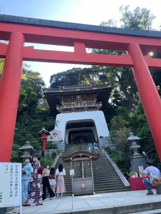 江島神社の山門・神門
