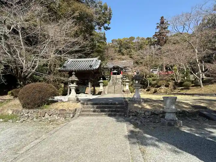 根来寺の{uncategorized: "未分類", other: "その他", undefined: "問題あり", building: "その他建物", grave: "お墓", sacred_gate: "鳥居", guardian: "狛犬", statue: "像", buddha: "仏像", history: "歴史", nature: "自然", garden: "庭園", animal: "動物", pagoda: "塔", temizu: "手水舎", mountain_gate: "山門・神門", sanctuary: "本殿・本堂", subordinate: "末社・摂社", art: "芸術", scenery: "景色", jizo: "地蔵", ema: "絵馬", goshuin: "御朱印", omikuji: "おみくじ", items: "授与品その他", amulet: "お守り", goshuincho: "御朱印帳", eats: "食事", festival: "お祭り", votive_dance: "神楽", shichigosan: "七五三参", wedding: "結婚式", experience: "体験その他", initially: "初詣", around: "周辺", anti_infection: "感染症対策"}