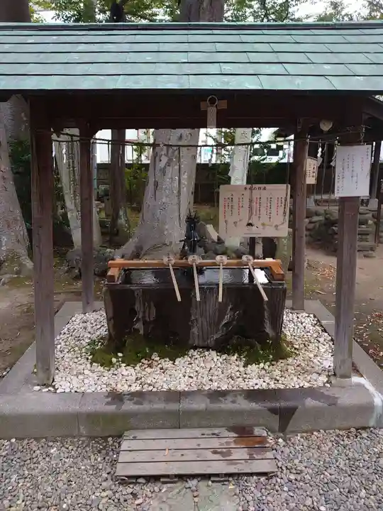 取手八坂神社の手水舎