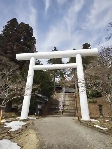 土津神社｜こどもと出世の神さまの鳥居