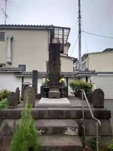 海徳寺の{uncategorized: "未分類", other: "その他", undefined: "問題あり", building: "その他建物", grave: "お墓", sacred_gate: "鳥居", guardian: "狛犬", statue: "像", buddha: "仏像", history: "歴史", nature: "自然", garden: "庭園", animal: "動物", pagoda: "塔", temizu: "手水舎", mountain_gate: "山門・神門", sanctuary: "本殿・本堂", subordinate: "末社・摂社", art: "芸術", scenery: "景色", jizo: "地蔵", ema: "絵馬", goshuin: "御朱印", omikuji: "おみくじ", items: "授与品その他", amulet: "お守り", goshuincho: "御朱印帳", eats: "食事", festival: "お祭り", votive_dance: "神楽", shichigosan: "七五三参", wedding: "結婚式", experience: "体験その他", initially: "初詣", around: "周辺", anti_infection: "感染症対策"}