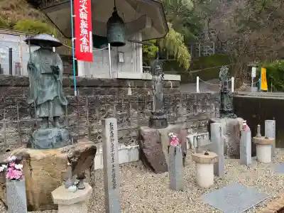 金前寺の{uncategorized: "未分類", other: "その他", undefined: "問題あり", building: "その他建物", grave: "お墓", sacred_gate: "鳥居", guardian: "狛犬", statue: "像", buddha: "仏像", history: "歴史", nature: "自然", garden: "庭園", animal: "動物", pagoda: "塔", temizu: "手水舎", mountain_gate: "山門・神門", sanctuary: "本殿・本堂", subordinate: "末社・摂社", art: "芸術", scenery: "景色", jizo: "地蔵", ema: "絵馬", goshuin: "御朱印", omikuji: "おみくじ", items: "授与品その他", amulet: "お守り", goshuincho: "御朱印帳", eats: "食事", festival: "お祭り", votive_dance: "神楽", shichigosan: "七五三参", wedding: "結婚式", experience: "体験その他", initially: "初詣", around: "周辺", anti_infection: "感染症対策"}