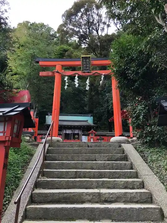 櫟谷宗像神社(松尾大社摂社)の鳥居
