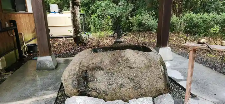霊山神社の手水舎