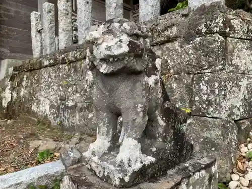 瀧口神社の狛犬