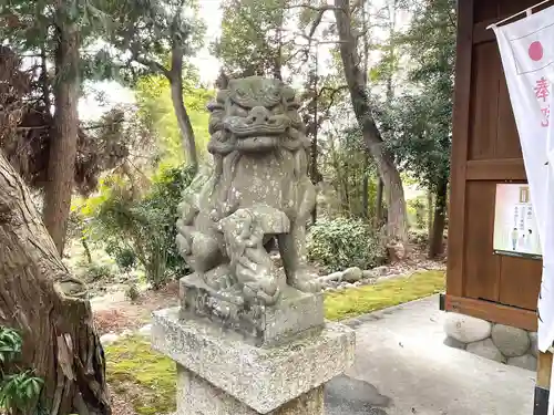 神明社の狛犬