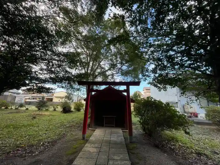 ニ木神社の{uncategorized: "未分類", other: "その他", undefined: "問題あり", building: "その他建物", grave: "お墓", sacred_gate: "鳥居", guardian: "狛犬", statue: "像", buddha: "仏像", history: "歴史", nature: "自然", garden: "庭園", animal: "動物", pagoda: "塔", temizu: "手水舎", mountain_gate: "山門・神門", sanctuary: "本殿・本堂", subordinate: "末社・摂社", art: "芸術", scenery: "景色", jizo: "地蔵", ema: "絵馬", goshuin: "御朱印", omikuji: "おみくじ", items: "授与品その他", amulet: "お守り", goshuincho: "御朱印帳", eats: "食事", festival: "お祭り", votive_dance: "神楽", shichigosan: "七五三参", wedding: "結婚式", experience: "体験その他", initially: "初詣", around: "周辺", anti_infection: "感染症対策"}