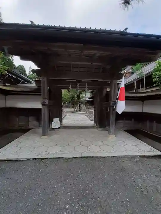 龍泉院の山門・神門