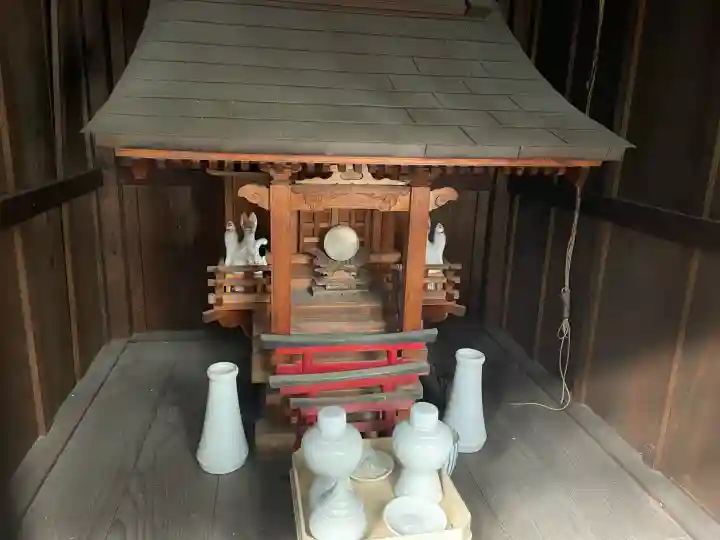 幸久稲荷神社(御穂鹿嶋神社境外社)の{uncategorized: "未分類", other: "その他", undefined: "問題あり", building: "その他建物", grave: "お墓", sacred_gate: "鳥居", guardian: "狛犬", statue: "像", buddha: "仏像", history: "歴史", nature: "自然", garden: "庭園", animal: "動物", pagoda: "塔", temizu: "手水舎", mountain_gate: "山門・神門", sanctuary: "本殿・本堂", subordinate: "末社・摂社", art: "芸術", scenery: "景色", jizo: "地蔵", ema: "絵馬", goshuin: "御朱印", omikuji: "おみくじ", items: "授与品その他", amulet: "お守り", goshuincho: "御朱印帳", eats: "食事", festival: "お祭り", votive_dance: "神楽", shichigosan: "七五三参", wedding: "結婚式", experience: "体験その他", initially: "初詣", around: "周辺", anti_infection: "感染症対策"}