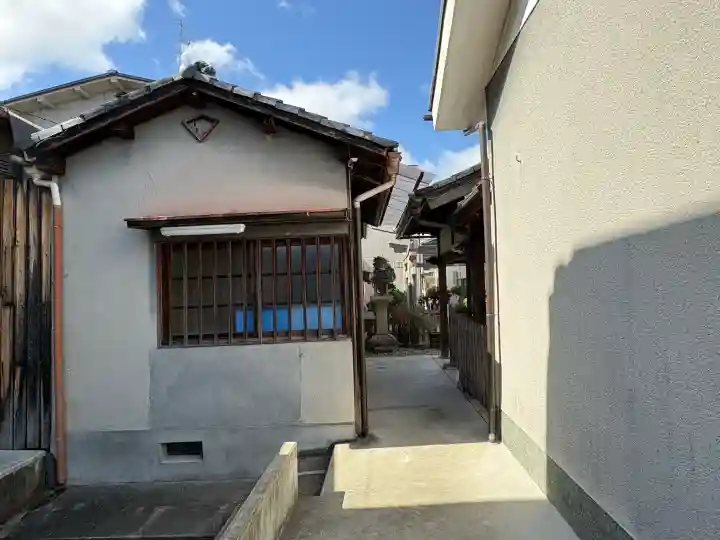 天満宮の{uncategorized: "未分類", other: "その他", undefined: "問題あり", building: "その他建物", grave: "お墓", sacred_gate: "鳥居", guardian: "狛犬", statue: "像", buddha: "仏像", history: "歴史", nature: "自然", garden: "庭園", animal: "動物", pagoda: "塔", temizu: "手水舎", mountain_gate: "山門・神門", sanctuary: "本殿・本堂", subordinate: "末社・摂社", art: "芸術", scenery: "景色", jizo: "地蔵", ema: "絵馬", goshuin: "御朱印", omikuji: "おみくじ", items: "授与品その他", amulet: "お守り", goshuincho: "御朱印帳", eats: "食事", festival: "お祭り", votive_dance: "神楽", shichigosan: "七五三参", wedding: "結婚式", experience: "体験その他", initially: "初詣", around: "周辺", anti_infection: "感染症対策"}
