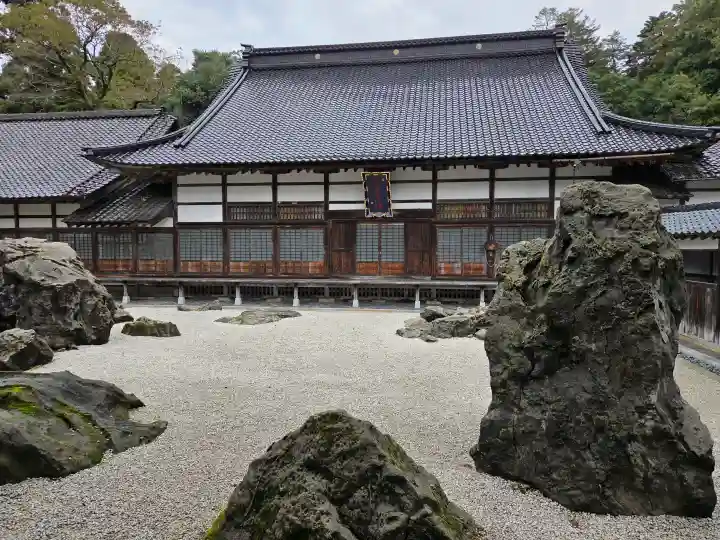 國泰寺の{uncategorized: "未分類", other: "その他", undefined: "問題あり", building: "その他建物", grave: "お墓", sacred_gate: "鳥居", guardian: "狛犬", statue: "像", buddha: "仏像", history: "歴史", nature: "自然", garden: "庭園", animal: "動物", pagoda: "塔", temizu: "手水舎", mountain_gate: "山門・神門", sanctuary: "本殿・本堂", subordinate: "末社・摂社", art: "芸術", scenery: "景色", jizo: "地蔵", ema: "絵馬", goshuin: "御朱印", omikuji: "おみくじ", items: "授与品その他", amulet: "お守り", goshuincho: "御朱印帳", eats: "食事", festival: "お祭り", votive_dance: "神楽", shichigosan: "七五三参", wedding: "結婚式", experience: "体験その他", initially: "初詣", around: "周辺", anti_infection: "感染症対策"}