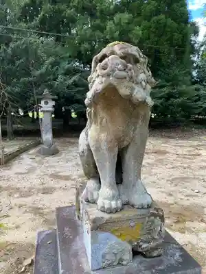 小鴨神社の狛犬