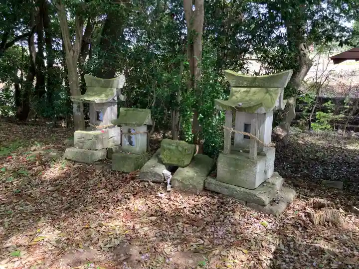 川中子熊野神社の{uncategorized: "未分類", other: "その他", undefined: "問題あり", building: "その他建物", grave: "お墓", sacred_gate: "鳥居", guardian: "狛犬", statue: "像", buddha: "仏像", history: "歴史", nature: "自然", garden: "庭園", animal: "動物", pagoda: "塔", temizu: "手水舎", mountain_gate: "山門・神門", sanctuary: "本殿・本堂", subordinate: "末社・摂社", art: "芸術", scenery: "景色", jizo: "地蔵", ema: "絵馬", goshuin: "御朱印", omikuji: "おみくじ", items: "授与品その他", amulet: "お守り", goshuincho: "御朱印帳", eats: "食事", festival: "お祭り", votive_dance: "神楽", shichigosan: "七五三参", wedding: "結婚式", experience: "体験その他", initially: "初詣", around: "周辺", anti_infection: "感染症対策"}