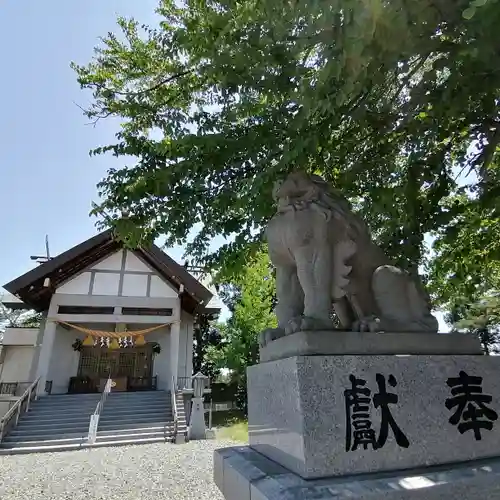 西岡八幡宮の狛犬