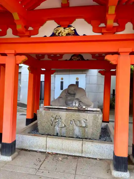 穴八幡宮の{uncategorized: "未分類", other: "その他", undefined: "問題あり", building: "その他建物", grave: "お墓", sacred_gate: "鳥居", guardian: "狛犬", statue: "像", buddha: "仏像", history: "歴史", nature: "自然", garden: "庭園", animal: "動物", pagoda: "塔", temizu: "手水舎", mountain_gate: "山門・神門", sanctuary: "本殿・本堂", subordinate: "末社・摂社", art: "芸術", scenery: "景色", jizo: "地蔵", ema: "絵馬", goshuin: "御朱印", omikuji: "おみくじ", items: "授与品その他", amulet: "お守り", goshuincho: "御朱印帳", eats: "食事", festival: "お祭り", votive_dance: "神楽", shichigosan: "七五三参", wedding: "結婚式", experience: "体験その他", initially: "初詣", around: "周辺", anti_infection: "感染症対策"}